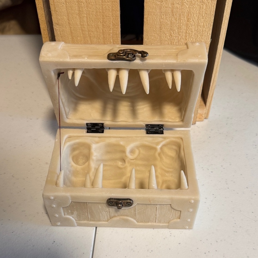 Cream Monster Teeth Trinket Box